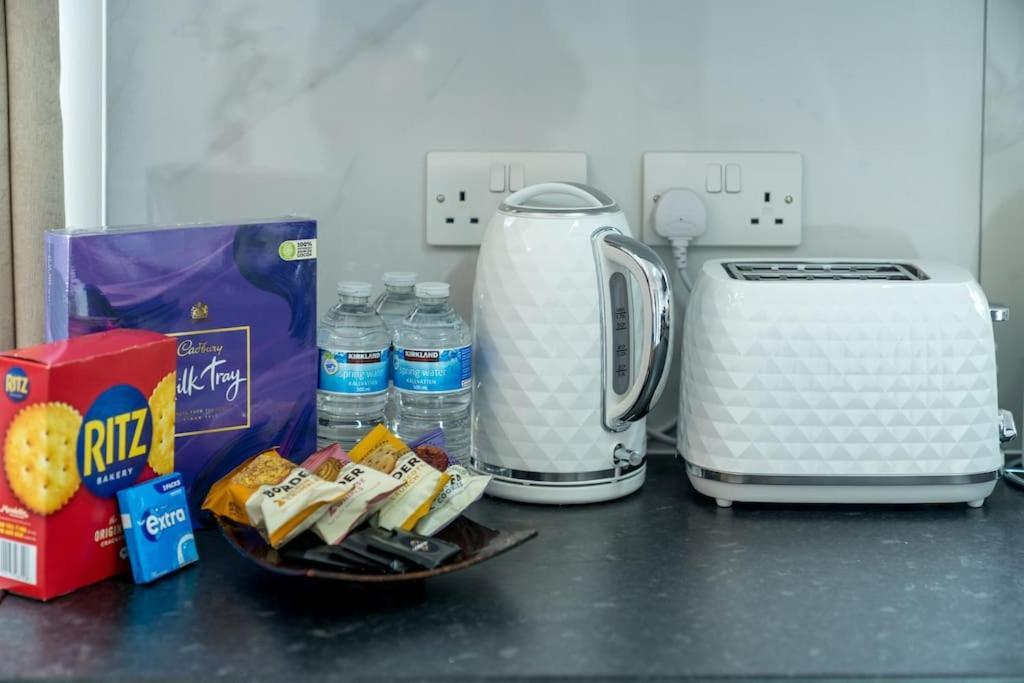 Lux 3Bed Near Wembley With Parking By Oceana Group - Sleeps 8 Apartamento Harrow Exterior foto