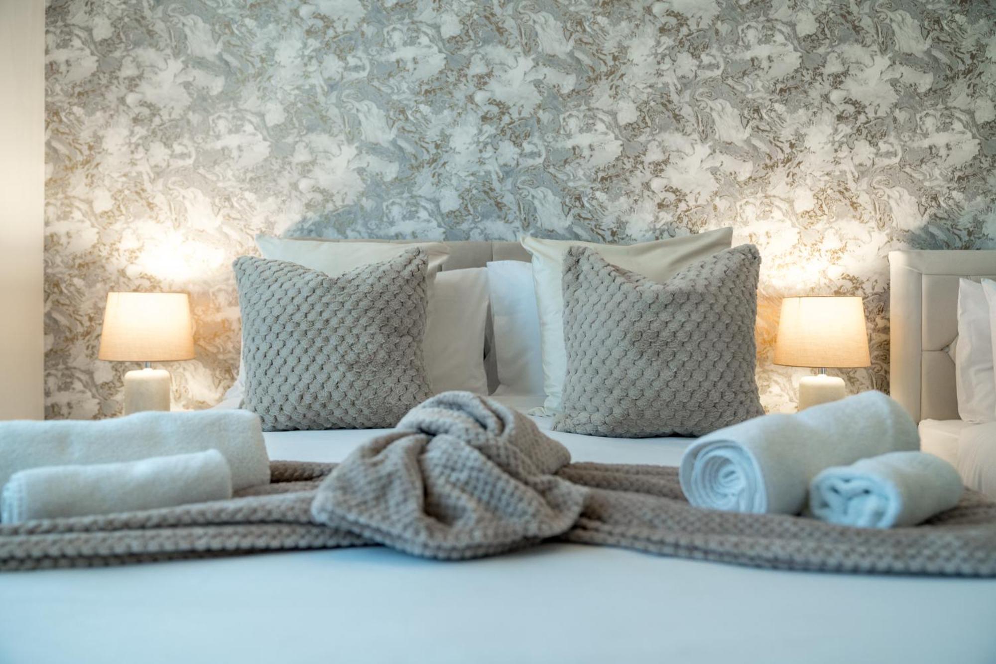 Lux 3Bed Near Wembley With Parking By Oceana Group - Sleeps 8 Apartamento Harrow Exterior foto