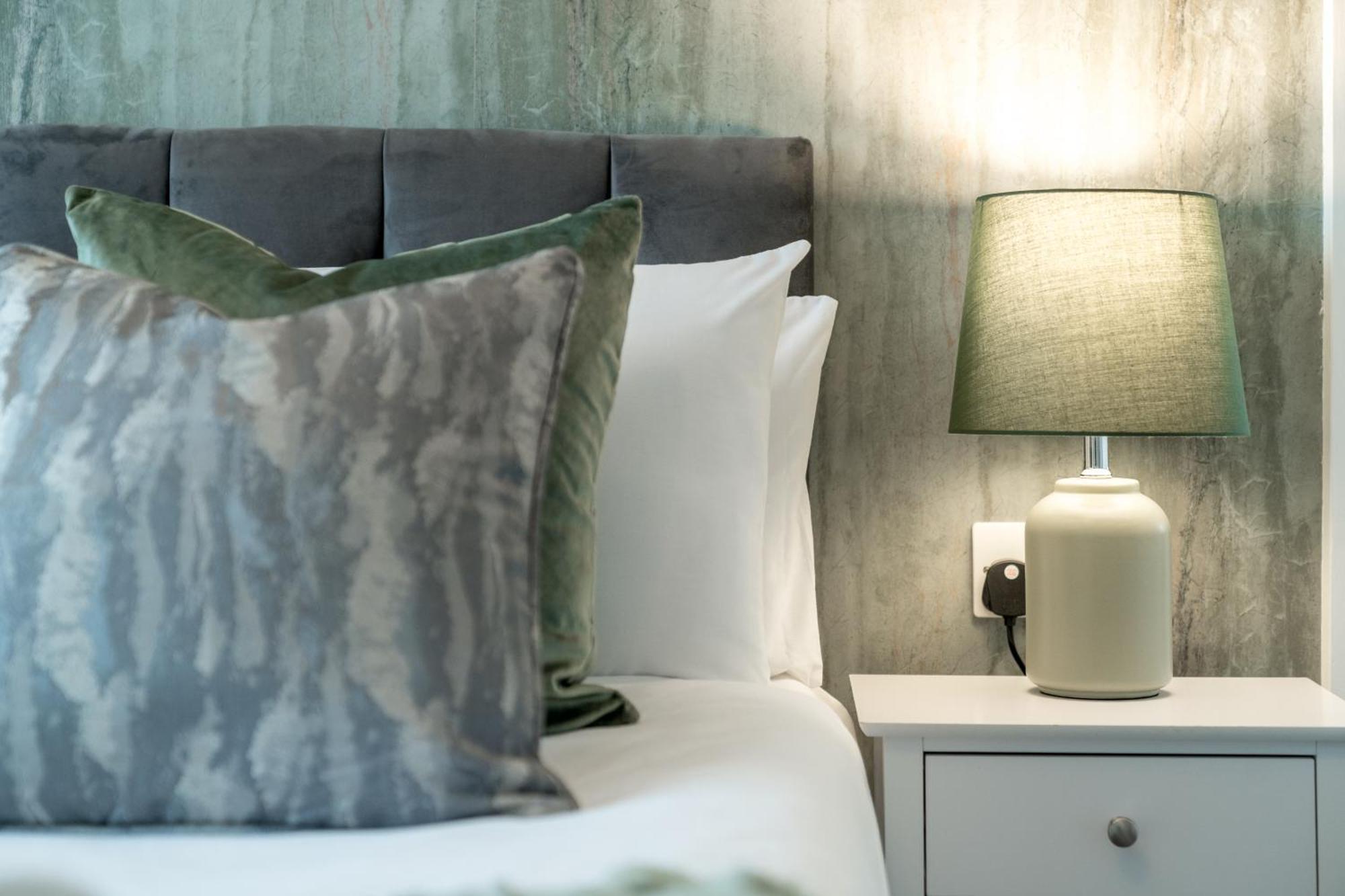 Lux 3Bed Near Wembley With Parking By Oceana Group - Sleeps 8 Apartamento Harrow Exterior foto